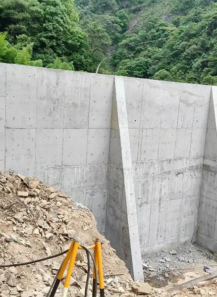 晋中重力式挡土墙